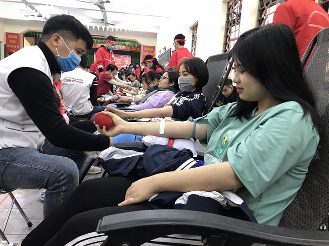 Sinh viên Đại học Y dược Thái Nguyên: Giọt máu cho đi là giọt máu còn mãi - ảnh 8