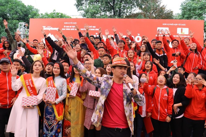 Nghệ sỹ truyền lửa ở Chủ nhật Đỏ - ảnh 3