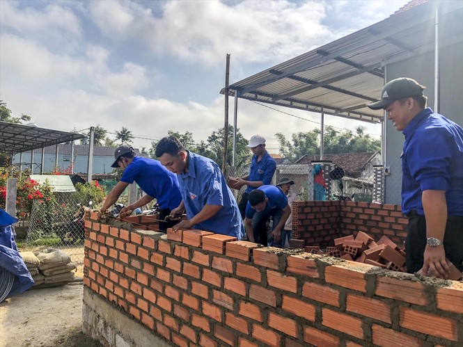Tuổi trẻ Bình Định làm nhiều phần việc thiết thực trong Tháng thanh niên - ảnh 1