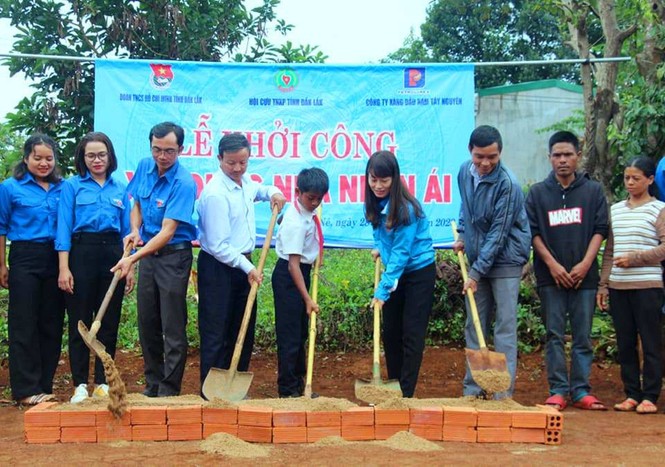 Tuổi trẻ Đắk Lắk mang niềm vui về buôn làng - ảnh 3