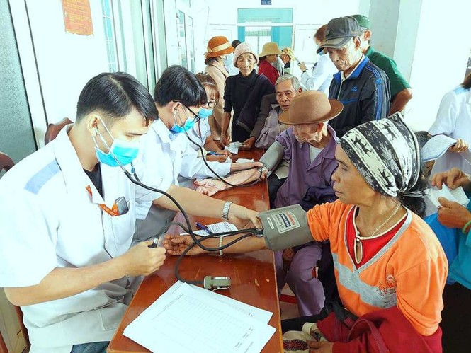 Tuổi trẻ Đắk Lắk mang niềm vui về buôn làng - ảnh 2