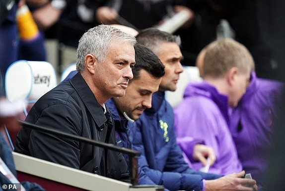 West Ham 2-3 Tottenham: Mourinho mở hàng may mắn - ảnh 4