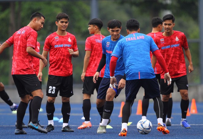 Bị chủ nhà 'chơi khó', U22 Thái Lan tự thuê sân tập riêng - ảnh 1