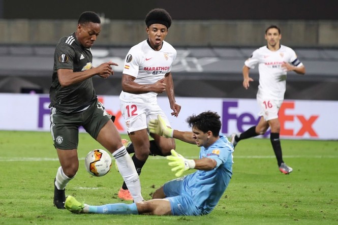 Hàng công vô duyên, M.U vỡ mộng vào chung kết Europa League - ảnh 1