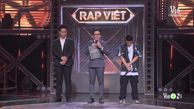 Sân khấu 'Rap Việt' ngập tràn nước mắt, Trấn Thành nhòe lệ vì những ‘chiến binh tâm hồn’ - ảnh 3
