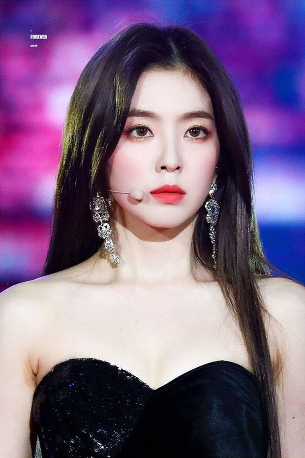 'Điên nữ' Seo Ye Ji nóng bỏng với vòng một 'bức thở', diện bộ đầm nửa tỷ lên thảm đỏ - ảnh 3
