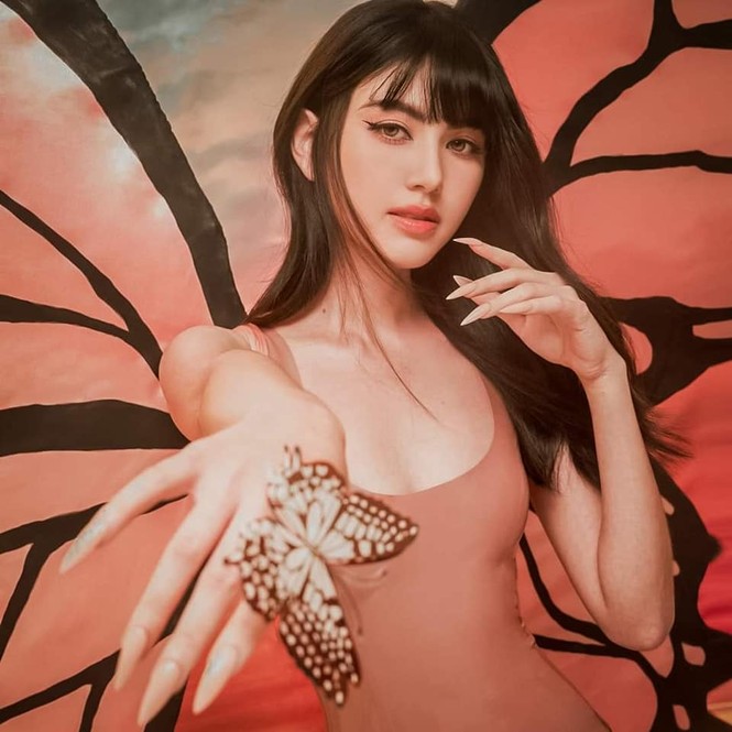 Mê mẩn ngắm ‘ma nữ đẹp nhất Thái Lan’ Mai Davika hóa Tiên bướm gợi cảm dịp Halloween - ảnh 1