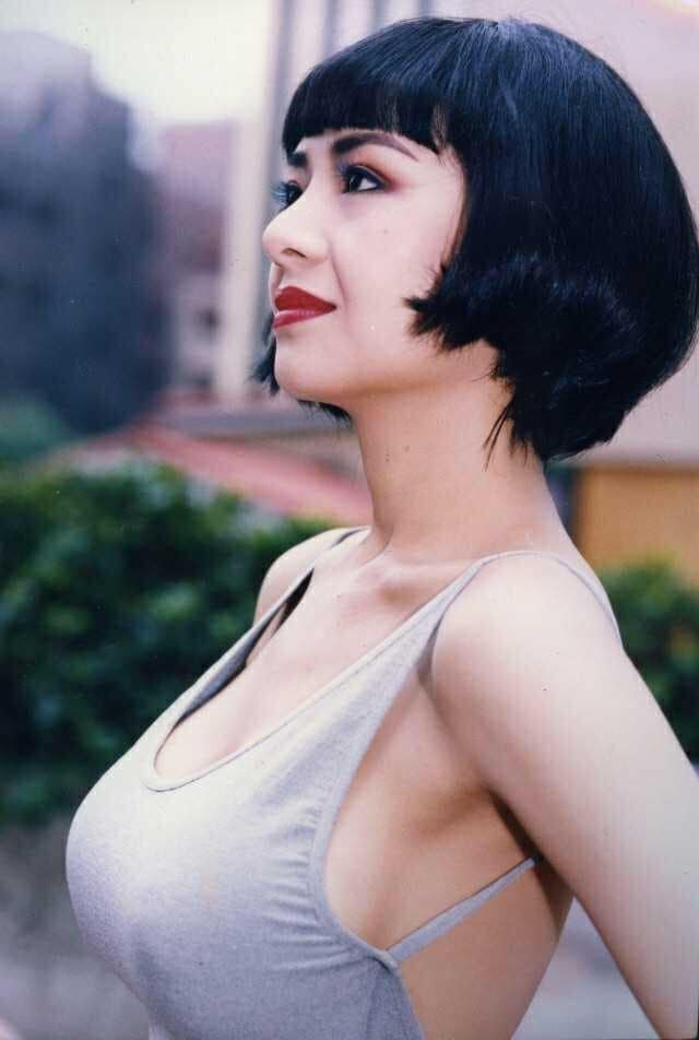 Nhìn lại những hình ảnh ‘bốc lửa’ của 'bom sex' Hồng Kông thập niên 90 Diệp Tử My - ảnh 3