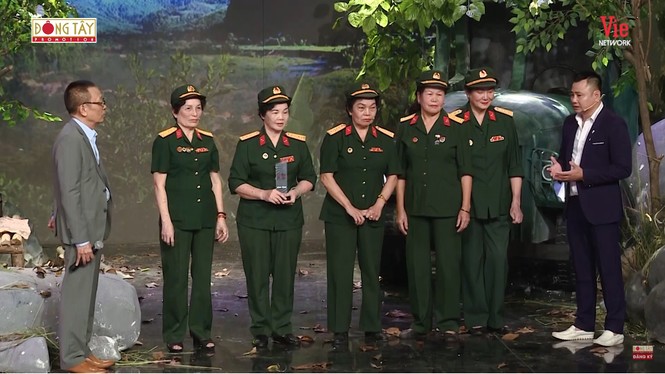 Xúc động nghe đội nữ chiến sĩ lái xe Trường Sơn kể những ngày bom đạn gian khổ - ảnh 4