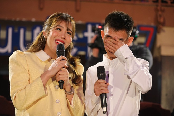 ‘Chàng chăn bò’ So Y Tiết bật khóc trên truyền hình, vui sướng khi song ca cùng Đan Trường - ảnh 2