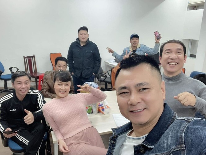 Công Lý say sưa ngủ sau 15 tiếng tập Táo Quân, ‘Giáo sư Xoay’ hài hước lý giải - ảnh 4