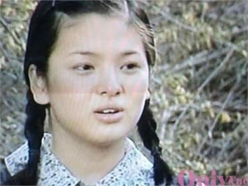 Song Hye Kyo mũm mĩm thuở mới vào nghề từng nặng tới 70kg - ảnh 2