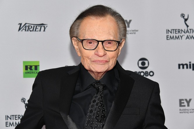 Cuộc đời với 'trái tim không ngủ yên' của huyền thoại truyền hình Larry King - ảnh 1