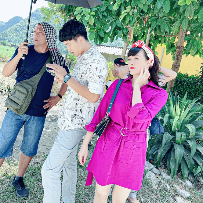 Vân Dung chia sẻ hình ảnh hóm hỉnh hậu trường phim ‘Hướng Dương Ngược Nắng’ - ảnh 5