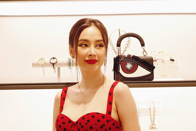 Angela Phương Trinh khoe ngực đầy quyến rũ với váy 2 dây xẻ sâu - ảnh 5