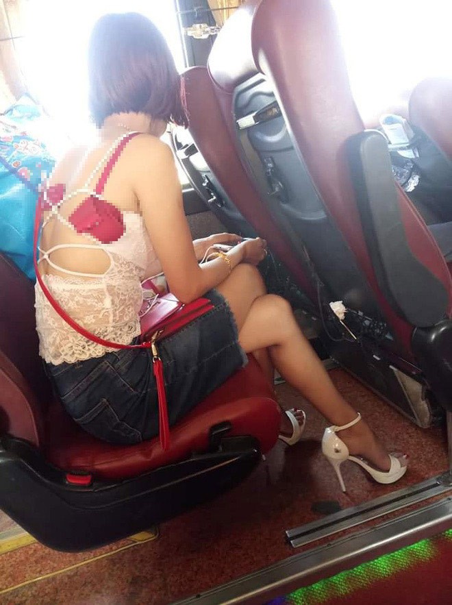 Trang phục như đi biển ở siêu thị, người phụ nữ bị chỉ trích về 'văn hoá ăn mặc' - ảnh 3