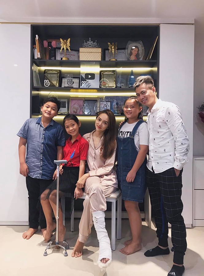 Hương Giang gặp chấn thương khi tập luyện và phải bó bột chân - ảnh 4