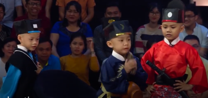 Bất ngờ với sự trở lại và lợi hại hơn xưa của 5 chú tiểu tại Thách Thức Danh hài - ảnh 2