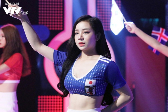 MV gợi dục phản cảm của hot girl 'Nóng cùng World Cup' bị gỡ bỏ - ảnh 5