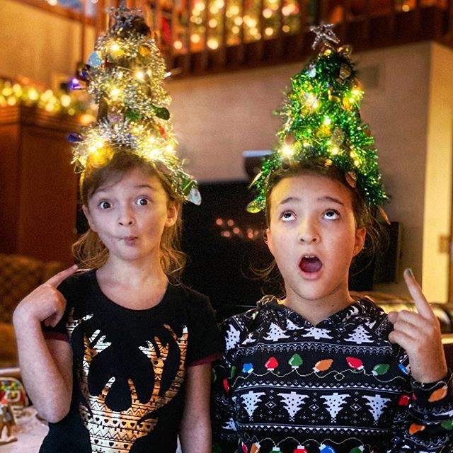 Cộng đồng mạng thế giới rộ mốt làm tóc dựng đứng như cây thông Noel - ảnh 11