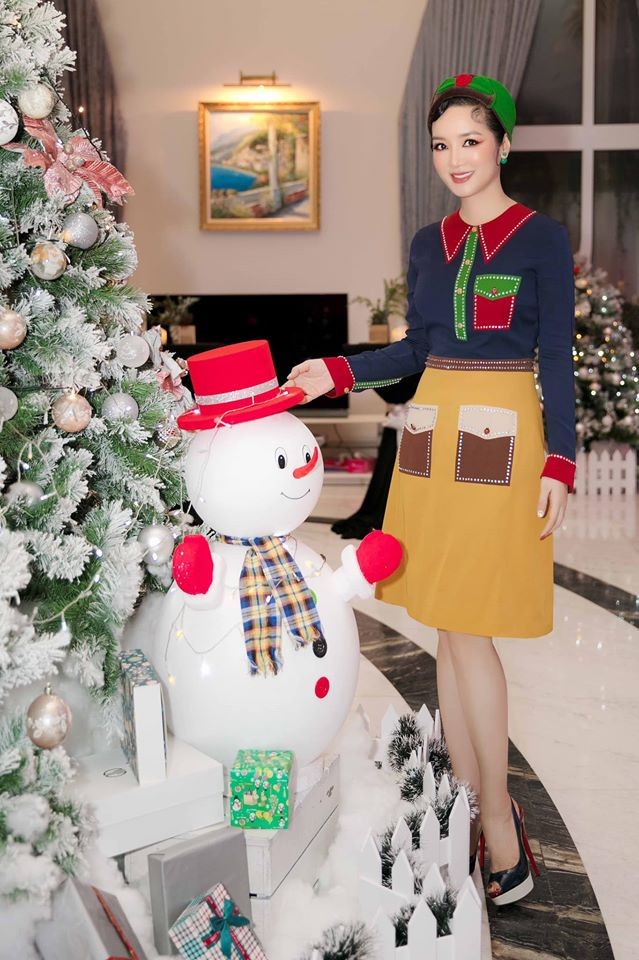 Phát 'sốt' với cách trang hoàng nhà cửa chuẩn bị đón Noel của sao Việt - ảnh 3