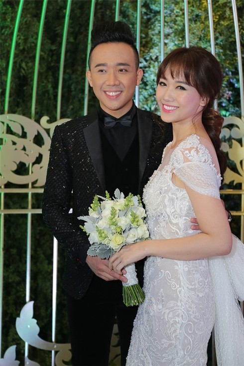 Showbiz: Xuất hiện hình ảnh Hòa Minzy mang bầu vượt mặt - ảnh 6