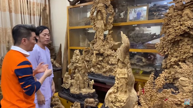 Đàm Vĩnh Hưng làm 'lộ' phòng chứa trầm hương trăm tỉ của Hoài Linh - ảnh 2