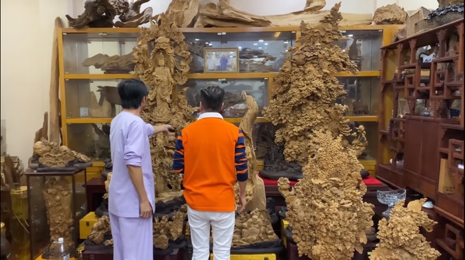 Đàm Vĩnh Hưng làm 'lộ' phòng chứa trầm hương trăm tỉ của Hoài Linh - ảnh 6