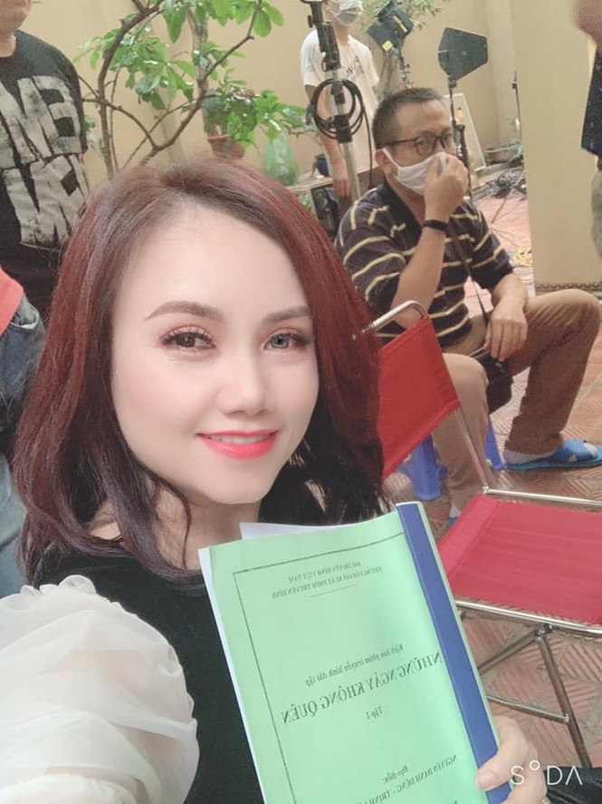 Bất ngờ với gương mặt khác lạ của cô Xuyến phim 'Về nhà đi con' - ảnh 9