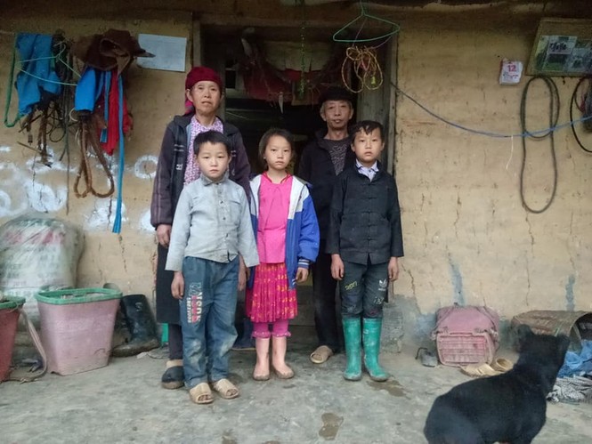 Cậu bé Hà Giang 12 tuổi cõng gạch cay kiếm 18.000 đồng/ngày được hỗ trợ hơn 40 triệu đồng - ảnh 4
