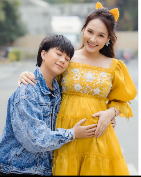 Gia đình 'Về nhà đi con' tụ họp, Bảo Thanh rạng rỡ lần đầu khoe bụng bầu ngoại cỡ - ảnh 3