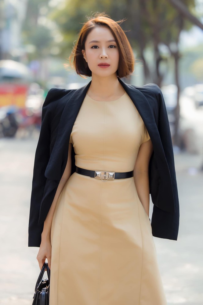 Thùy Anh 'Tình yêu và tham vọng' tung ảnh 'bốc lửa' với bikini nhỏ xíu - ảnh 10