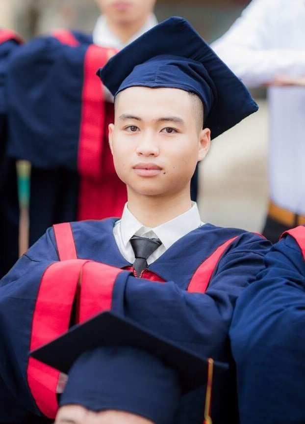 Chàng thủ khoa 'đạp xe giao trứng vịt' - ảnh 1