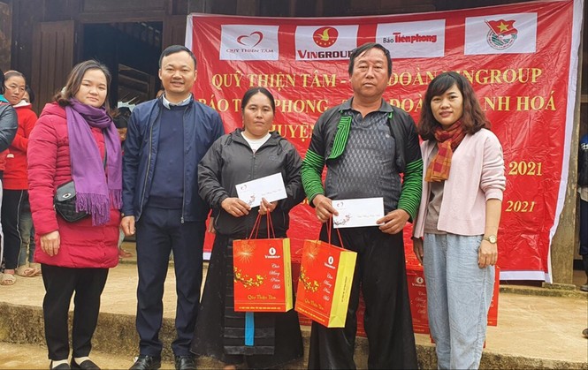 Vượt đèo đưa Tết sớm đến miền tây Thanh Hóa - ảnh 2