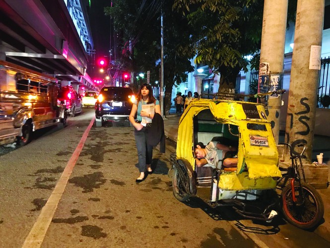 Pedicab và Jeepney, chào Manila! - ảnh 1
