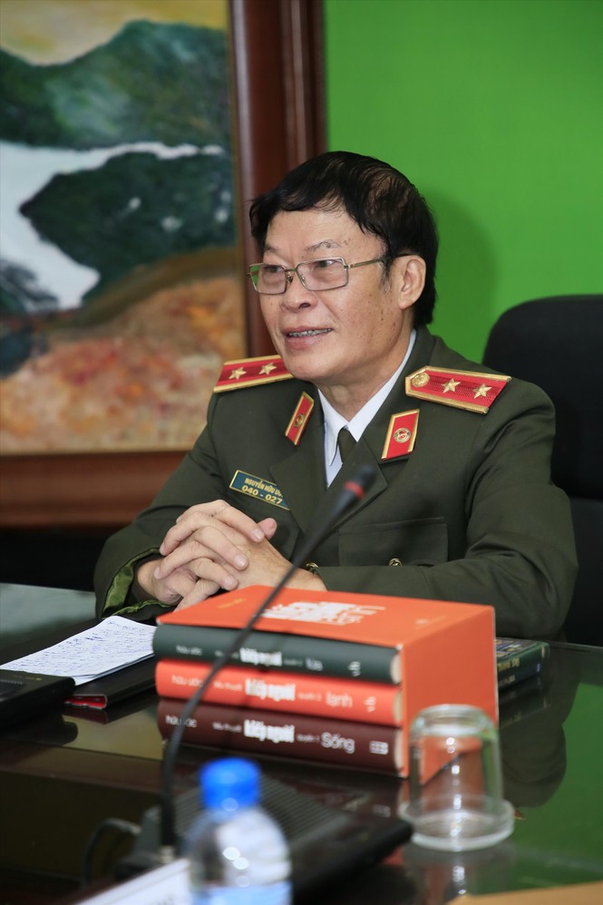 Trung tướng Hữu Ước và 'Một mình' - ảnh 1