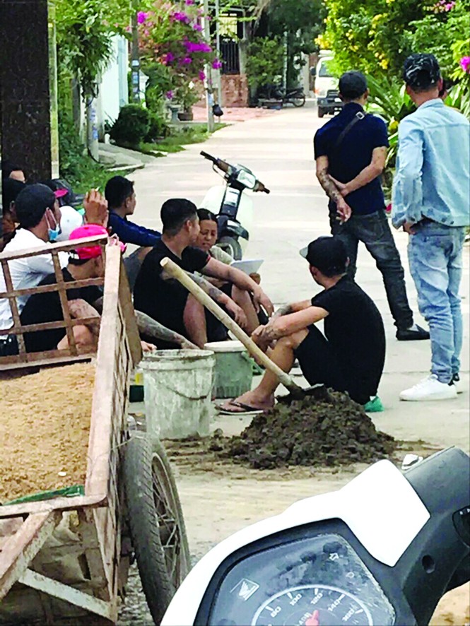 Bảo kê tranh chấp, ép chủ đất bán rẻ - ảnh 1