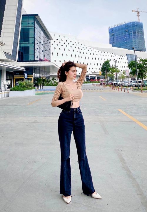 Hai nàng hậu Tiểu Vy, Kỳ Duyên 'đọ dáng' với váy đen bó sát - ảnh 6