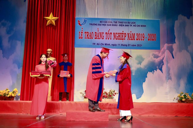 Á hậu Trịnh Kim Chi tốt nghiệp Cử nhân Đại học Sân khấu - Điện ảnh ở tuổi 49 - ảnh 2