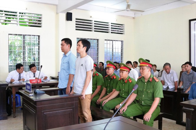 Hai cựu công an đánh chết người bị đề nghị 8 - 9 năm tù - ảnh 1