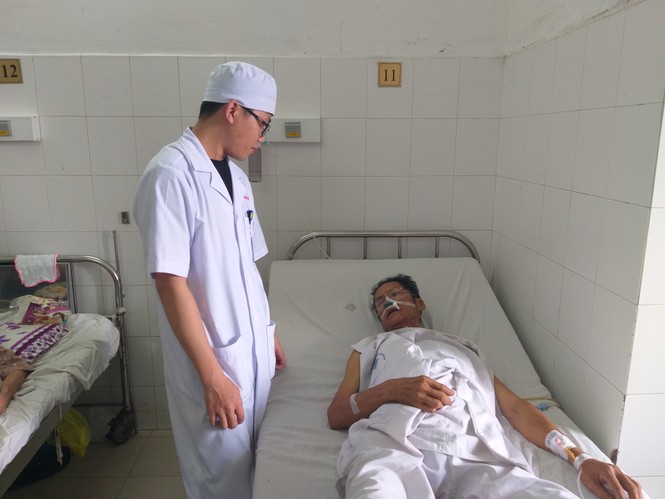 Cứu sống cụ ông bị chảy máu bên trong cơ thể mà không cần phẫu thuật - ảnh 1