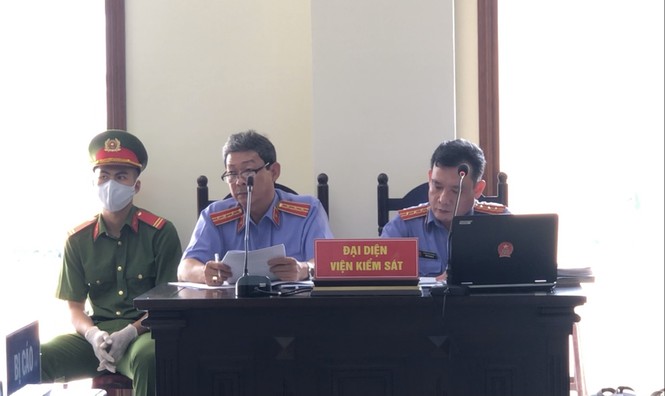 Đánh nhau kiểu 'ăn đứng, thua nằm', 24 bị cáo lĩnh án - ảnh 2