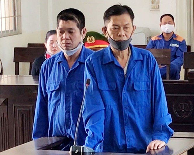 Đốt nhà tình cũ, 2 bị cáo chia nhau 43 năm tù - ảnh 1