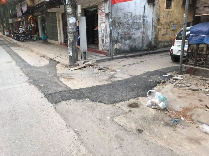 Con đường bị đào bới, chắp vá ở Hà Nội làm lại vẫn ẩu - ảnh 3