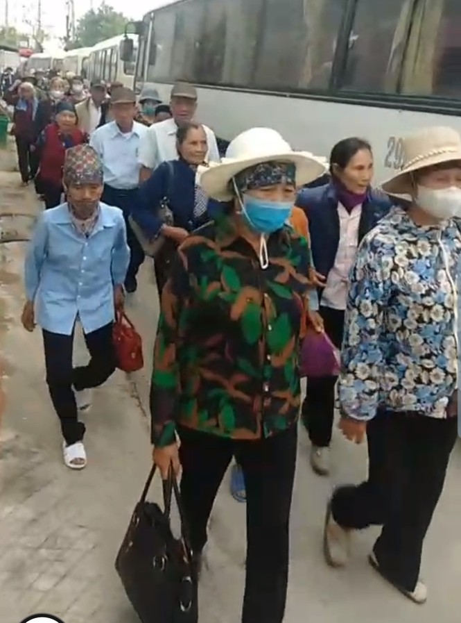 Tổ chức thăm quan miễn phí để… bán sữa bột gia công với thông tin mập mờ - ảnh 1