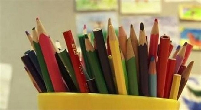 Suốt hơn 1 thập kỷ qua, các trẻ em ở những vùng sa mạc xa xôi hẻo lánh này đã được các thầy cô giáo trường ASSOA dạy học từ xa do khoảng cách địa lý cũng như điều kiện đi lại khó khăn