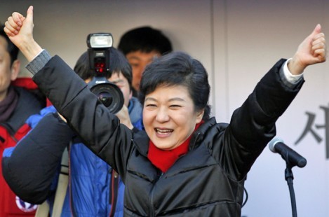 Ngày 19 12, bà Park Geun-hye, con gái của cố tổng thống Park Chung-hee đã trở thành nữ tổng thống đầu tiên của Hàn Quốc sau khi giành chiến thắng trong cuộc bầu cử tổng thống lần thứ 18