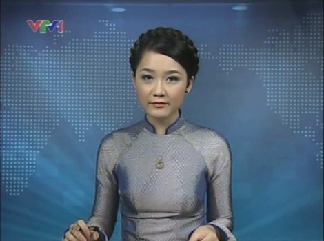 Thu Hà - MC thời sự 19h trẻ nhất: Sinh năm 1988, Thu Hà từng tham gia cuộc thi Hoa hậu Việt Nam 2006 khi mới tròn 18 tuổi. Cô may mắn lọt vào top 10. Tuy nhiên, rời cuộc thi, cô không lấn sân sang showbiz mà theo học tại ĐH Ngoại thương, khoa tài chính ngân hàng
