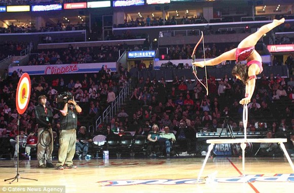 Trong cuộc thi American Got Talent mùa đầu tiên, Stepanova đã trình diễn khả năng bắn cung bằng chân