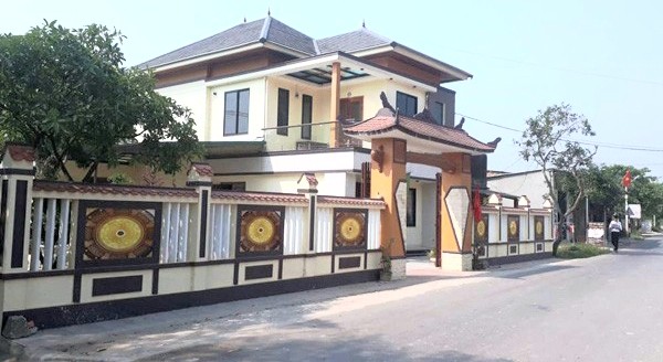 Quan hệ không trong sáng, 2 cán bộ thanh tra tỉnh Quảng Trị bị kỷ luật - ảnh 2
